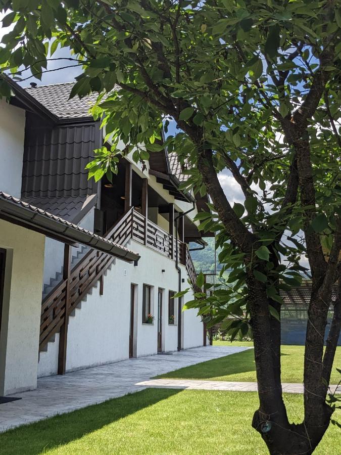 Riverside Brezoi Exterior foto