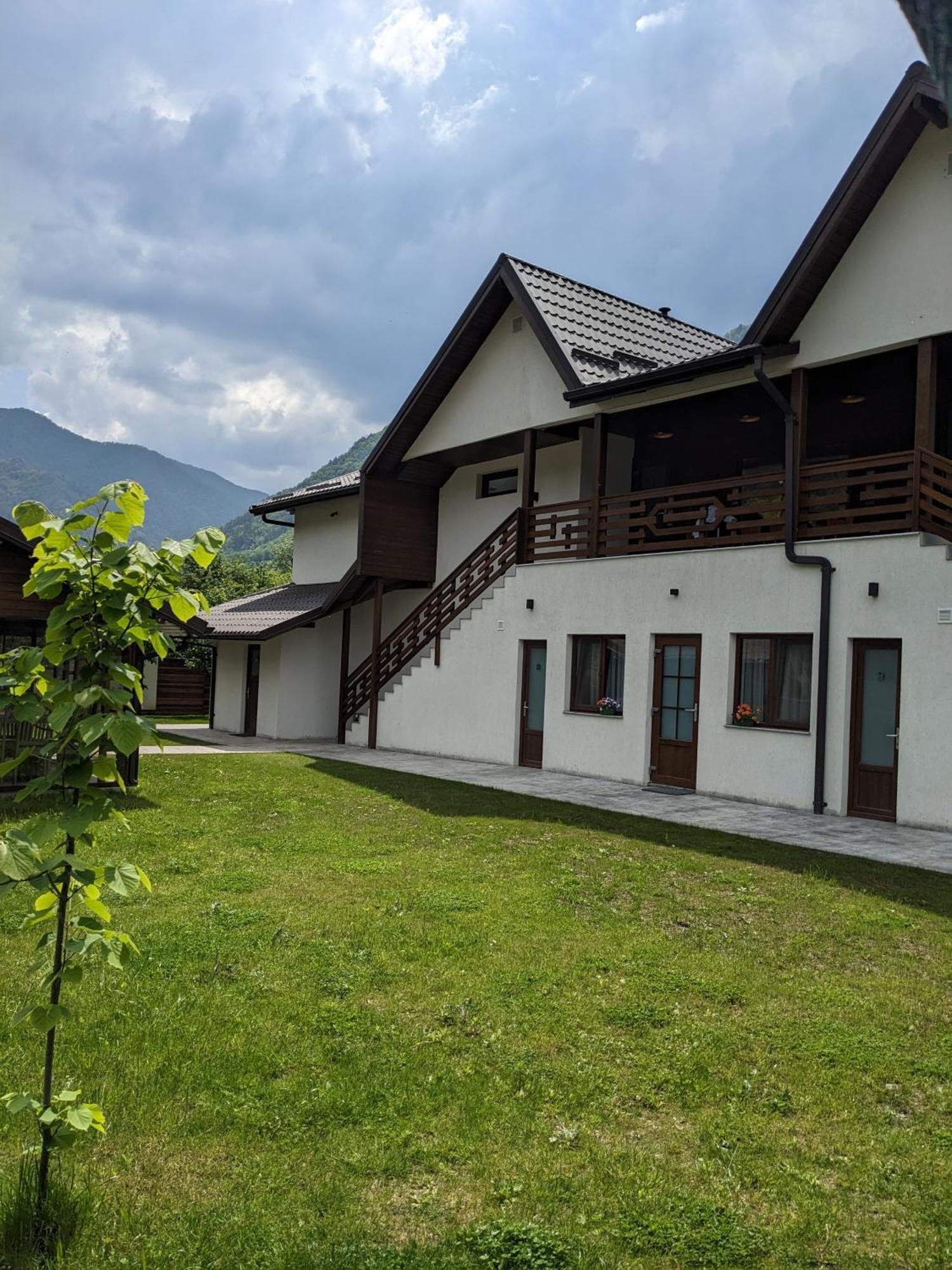 Riverside Brezoi Exterior foto